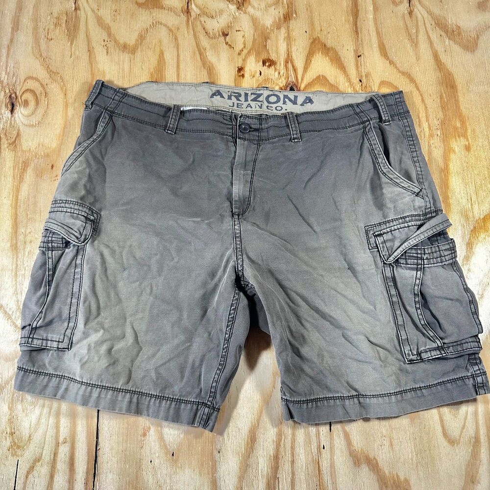 Arizona Jean Co. brown cargo shorts size 46